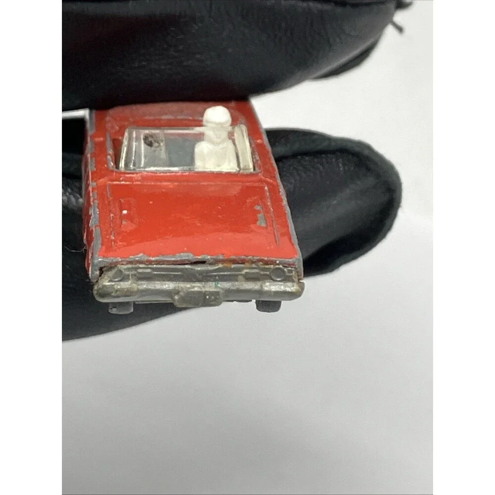 Lone Star Tuf Tots Red Dodge Dart with Driver 1 : 85 Scale England